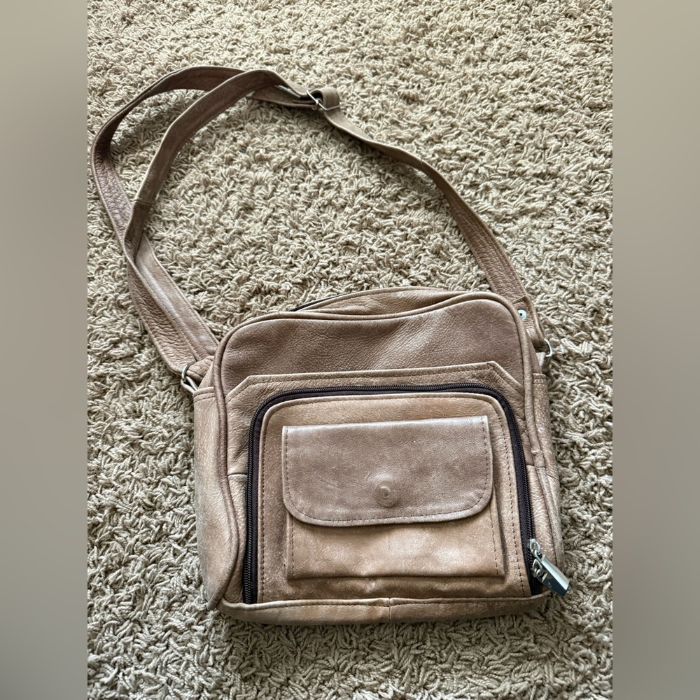 Genuine leather - Made in Mexico - crossbody multi pocket. Brown. Purse bag.